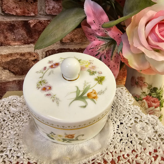 Vintage Wedgwood Lidded Trinket Box – Mirabelle Pattern (1980s)